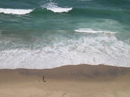 Une belle plage tranquille � Colares (Portugal)
